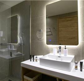 3 bedroom villa with pool & sea view, near Acharavi, sleeps 6